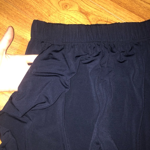 4 Comfortable Stretchy Pants - Picture 8 of 9